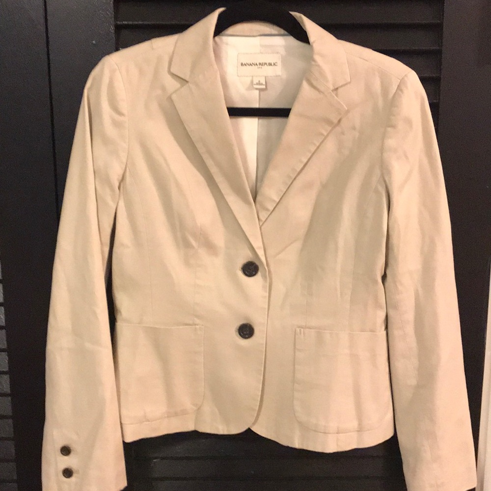 Cream Banana Republic blazer